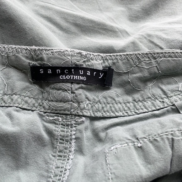 Sanctuary Green Cargo Capris - Picture 7 of 9